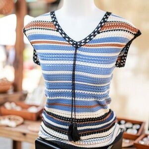 New York and Co Sleeveless Sweater